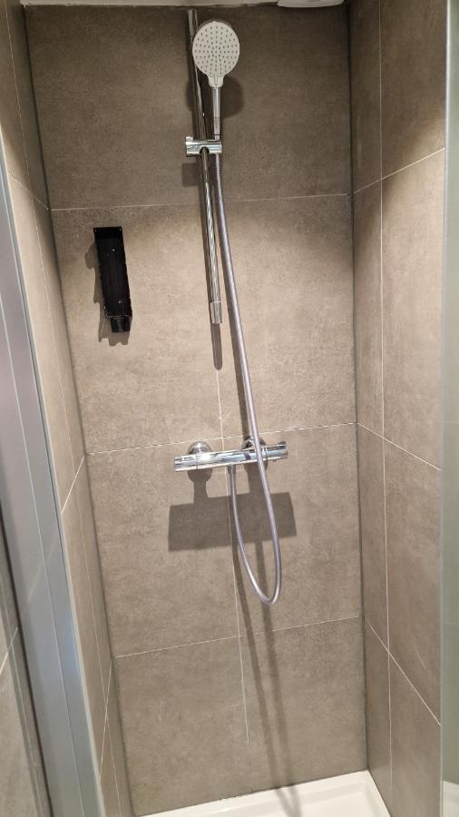 Happiness Hotel Брюж Екстериор снимка